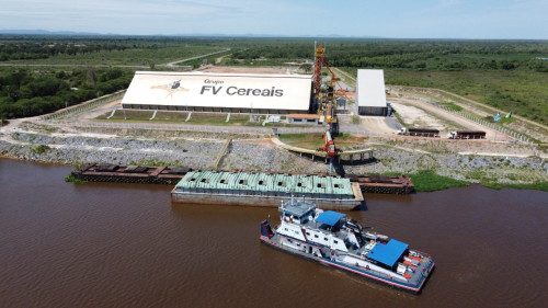 Exportação de soja pela hidrovia do rio Paraguai é retomada em Porto Murtinho (MS)