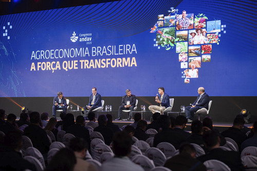 Setor de Distribuição de Insumos Agropecuários registra faturamento de R$ 167 bilhões em 2024