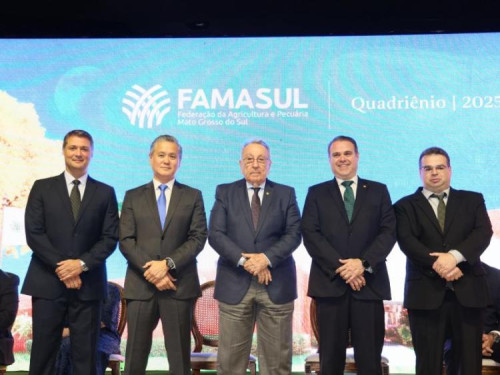 Famasul empossa diretoria com apoio de 12 federações e da CNA