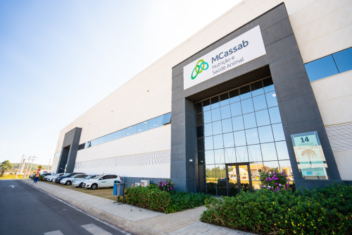 Tecnologias da MCassab ajudam a diminuir resíduos na saúde e nutrição animal, aponta novo Relatório de Sustentabilidade do grupo
