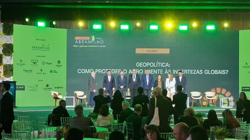 Geopolítica e Insumos: Lideranças debatem como blindar o milho brasileiro contra crises globais