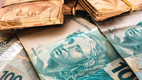 Cenário econômico segue pressionado no Brasil