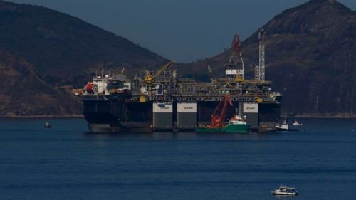 Petróleo recua com sinais de negociação