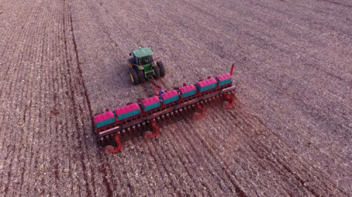 Plantio de soja avança, mas umidade preocupa produtores