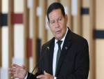 Mourão minimiza fala de Eduardo Bolsonaro sobre China e reforça parceria com o agro