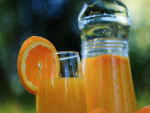 Nos EUA, preço do suco de laranja no varejo bate recorde após furacões