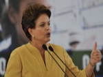 Dilma sanciona sem vetos Lei dos Caminhoneiros; manifestantes mantêm bloqueios